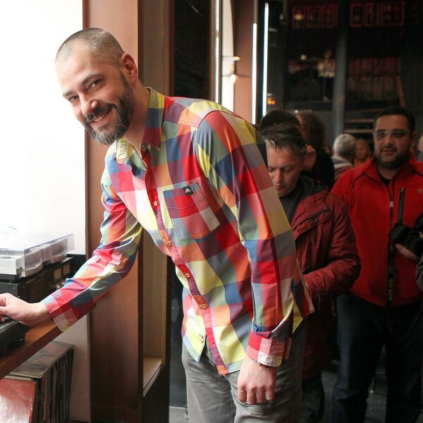 OVAJ STATUS VASILA HADŽIMANOVA JE SVE ŠTO TREBA DA PROČITATE O KORONA VIRUSU: Muzičar objasnio