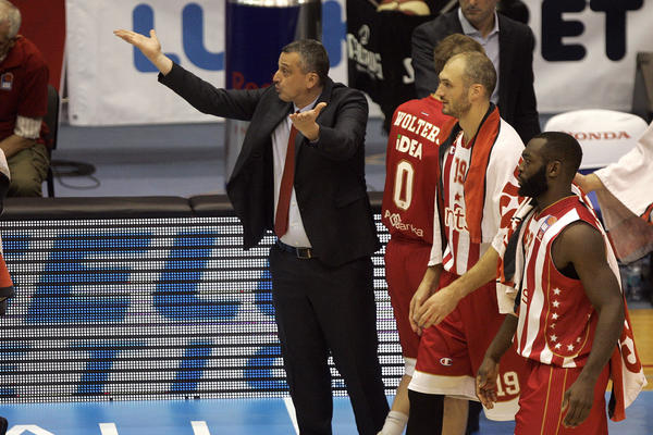 ZVEZDA DOBILA FMP UZ POVREDU SIMONOVIĆA: Igrači zamenili uloge, Jović lupao rampe, a Mitrović delio asistencije!