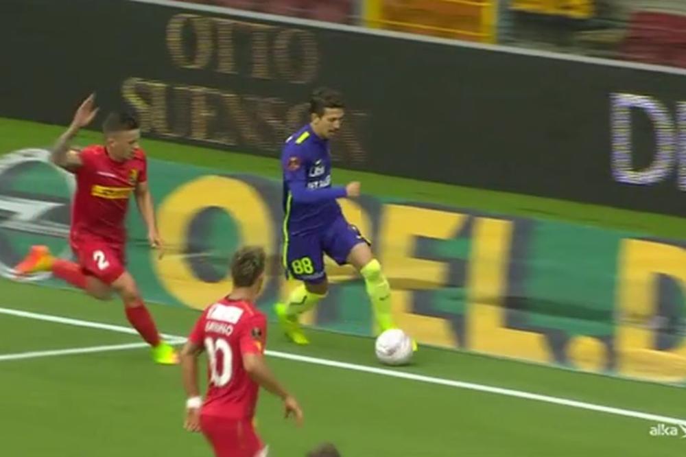 DANSKI SUDIJA KAO MAJO I OBRADOVIĆ: Lopta vraćena iz gol auta za pogodak kao na 153. večitom derbiju! (VIDEO)