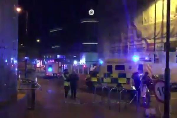 EKSPLOZIJA U MANČESTERU: Detonacije i panika na koncertu Arijane Grande! (VIDEO)