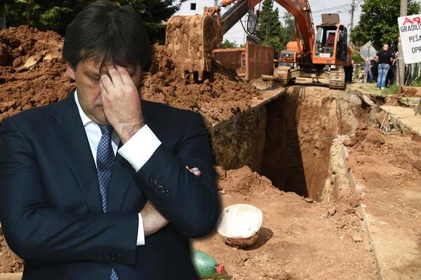 MOŽDA ĆE U BIA BITI BUDNIJI: Gašić spavao u kanalima koje je kopao, pa dobio otkaz?! (FOTO)