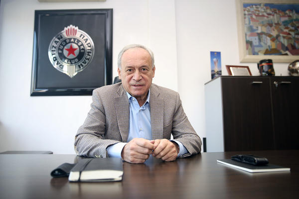 VUČELIĆ O TITULI, VUČIĆU, ZVEZDI: Terzić je očajnik! Država će dobiti 4 puta više novca od Partizana nego što je dala!