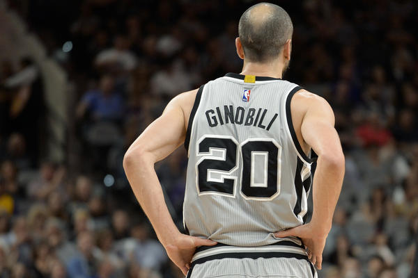 NAJBOLJE OD ĐINOBILIJA: Hvatao je slepe miševe usred meča, Amere naučio ukrštenom dvokoraku, a Srbima i dalje oči zasuze zbog njega! (VIDEO)