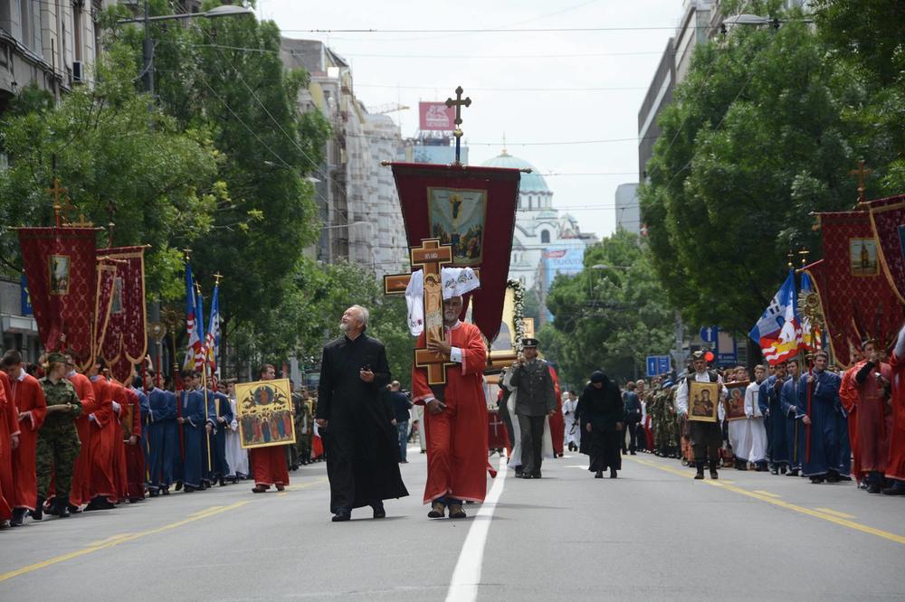 GRAD SLAVI SPASOVDAN: Završena svečana litija na ulicama Beograda (VIDEO)