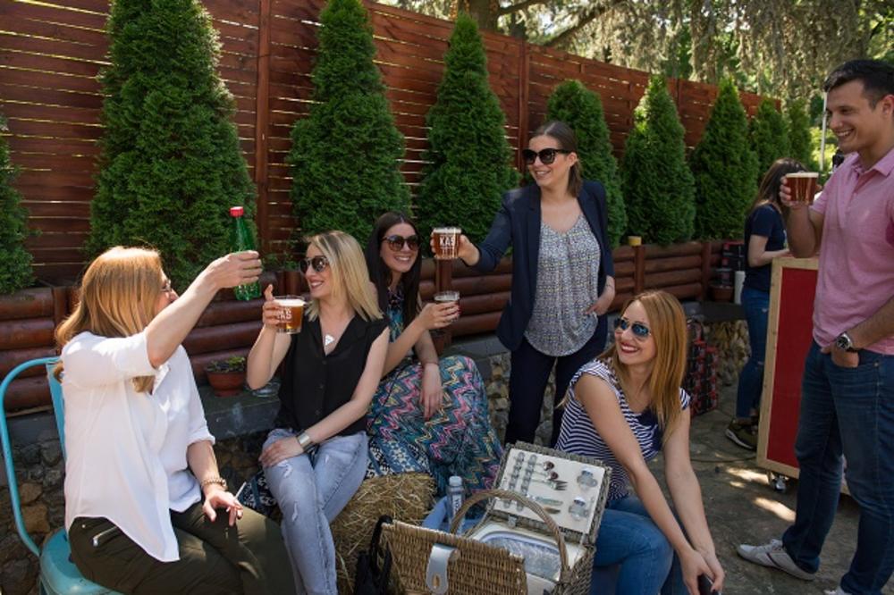 UŽIVALI U PRIRODI: Magazin Men’s Health ugostio partnere na Grill Day druženju!