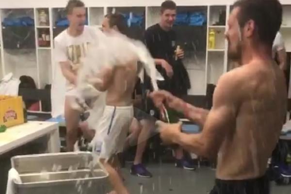 KOD HAJDUKA SRPSKA ZASTAVA, A KOD RIJEKE OVO: Šampion Hrvatske proslavio titulu uz pesmu zbog koje se svaki Srbin seče! (VIDEO)