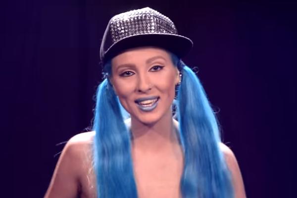 POLICIJA ULETELA U STAN I ZATEKLA 6 KILA DROGE: Pogledajte kako je pala starleta iz Parova! (VIDEO)