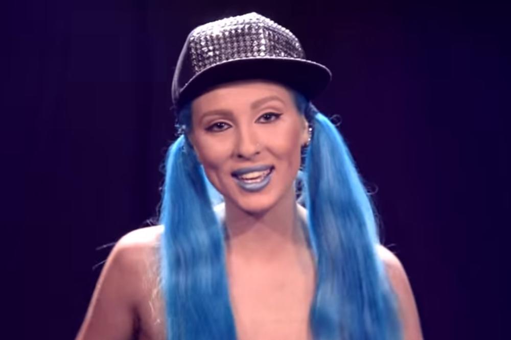 POLICIJA ULETELA U STAN I ZATEKLA 6 KILA DROGE: Pogledajte kako je pala starleta iz Parova! (VIDEO)