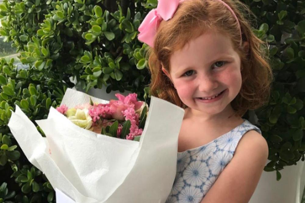 IMA SAMO 4 GODINE I ZARAĐUJE 6.000 DOLARA ZA PAR MINUTA: Za sve je kriva njena mama koju javnost osuđuje!