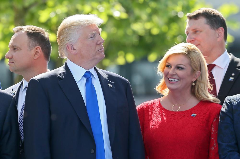 KOLINDA ZA SUSRETE SA MOĆNICIMA BIRA CRVENE HALJINE Razlog za to je zapanjujući... (FOTO)