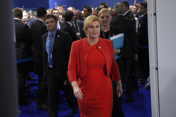 KOLINDI POZLILO USRED MISE! Hrvastka predsednica nije dobro, a evo šta je razlog!