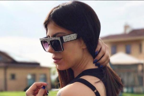 ISTETOVIRANA I SEKSI : Skinula se žena našeg najboljeg KOŠARKAŠA, a fanovi poručuju: Hoću da ti glancam patike...