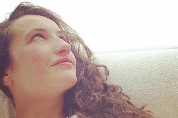 EVO ZAŠTO JE SUPRUGA GLOGOVCA POTPUNO DRUGAČIJA OD DRUGIH: Ona ne pati od skupih stvari... (FOTO)