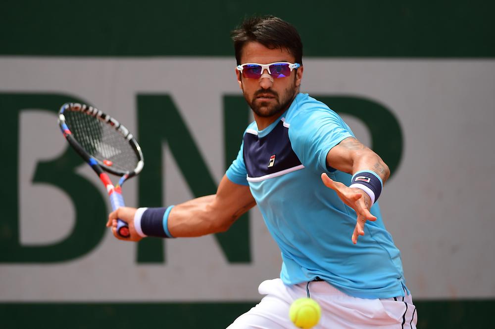 DEGUTANTNO: Janko Tipsarević objavio fotografiju direktno sa operacionog stola! (FOTO)