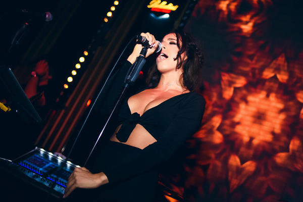 MINISTARKE SPREMNE DA ZAPALE PORT! (VIDEO)