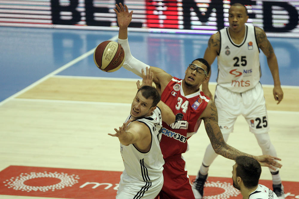 Tabadžija Ostin žestoko kažnjen zbog tuče, ali delegat je prošao još gore! (VIDEO)