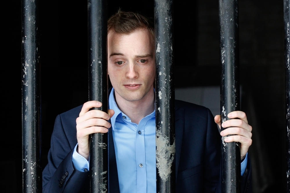 Zbog masnih viceva možete da dobijete TRI GODINE ROBIJE: Novi zakon menja Srbiju zauvek, i kreće sutra!