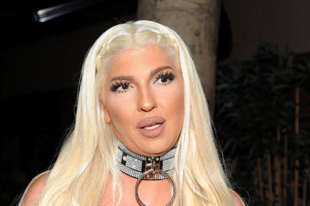 OVAJ ČOVEK JE NAJVEĆI OSLONAC JELENE KARLEUŠE! Kad god joj je teško, ON JE TU! (FOTO)