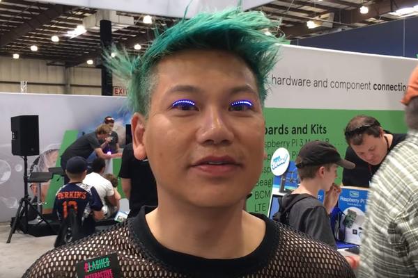 Posle perika za trepavice, hit su LED trepavice koje menjaju boju!  (FOTO) (VIDEO)