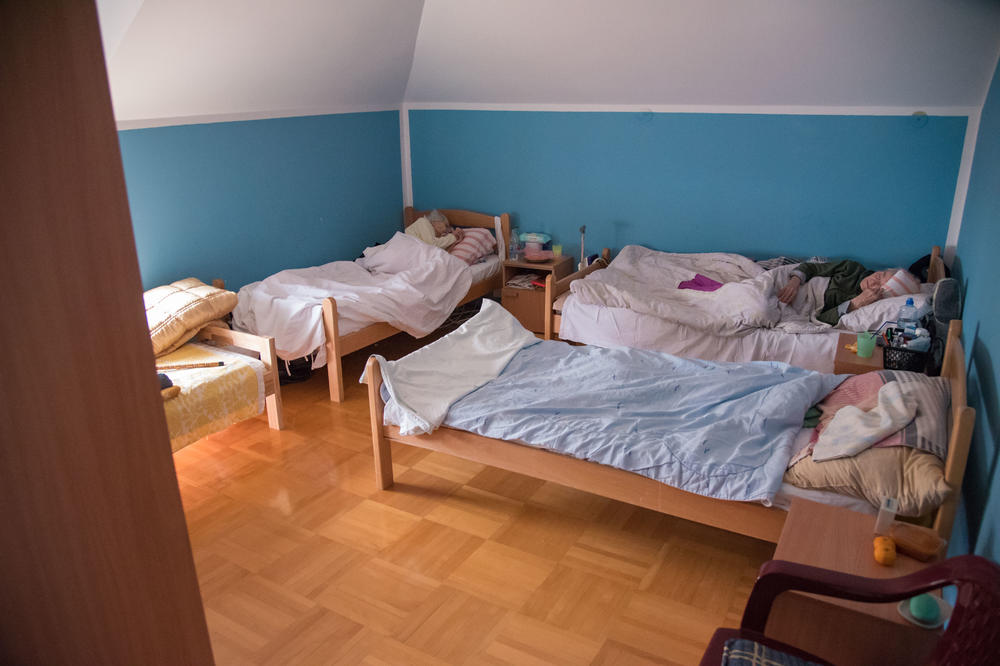 U ustanovama socijalne zaštite i domovima u Srbiji inficirano osam korisnika i 11 zaposlenih