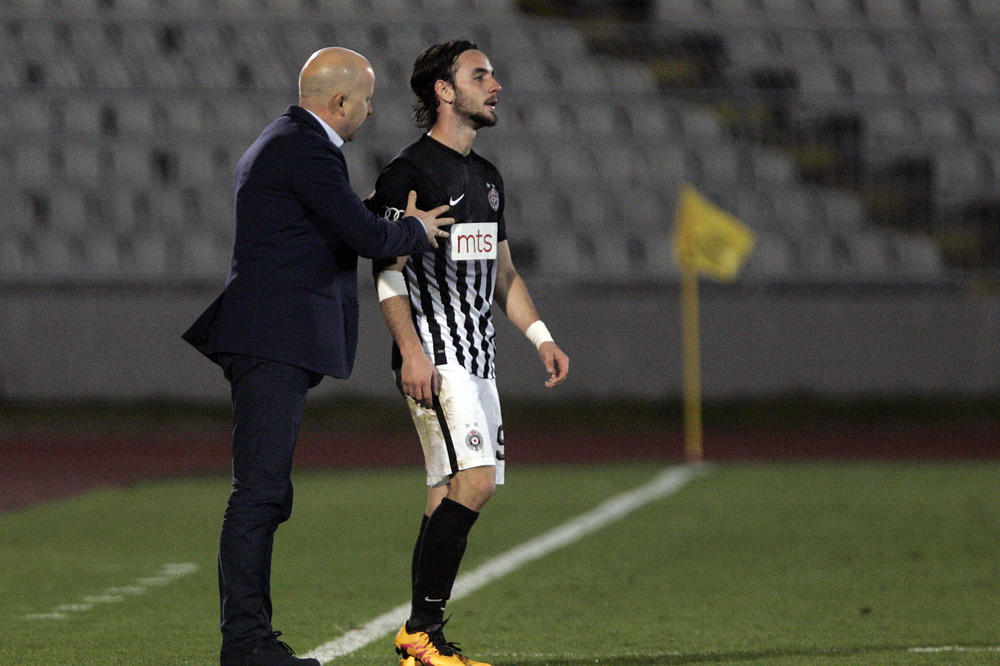 Moj telefon je svakome od vas uvek dostupan... Emotivna poruka Marka Nikolića fudbalerima Partizana! (FOTO)