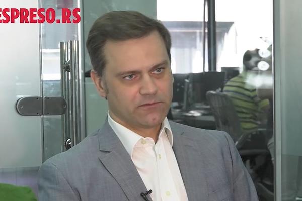 BORKO STEFANOVIĆ: Ljudi su u strahu od Vučića, jer on drži i pogaču i nož! Zato i glasaju za njega! (VIDEO)