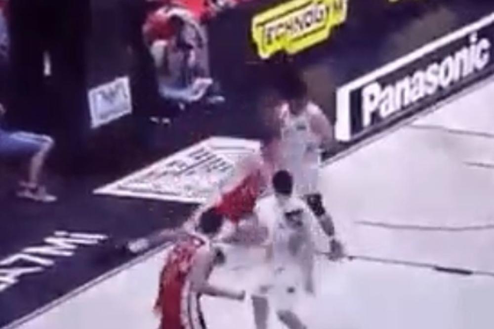 TRAGIKOMEDIJA: Ajde što se Armani obrukao i puk'o u polufinalu, ali Kalnietisovo izvođenje auta je blamaža veka! (GIF)