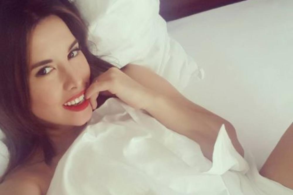 A PRIMETILA JE DA JOJ SE NEŠTO MOTA OKO GUZE...Nives Celzijus je spavala, a onda je isplivao snimak trenutka kad je bila u najdubljem snu! (VIDEO)