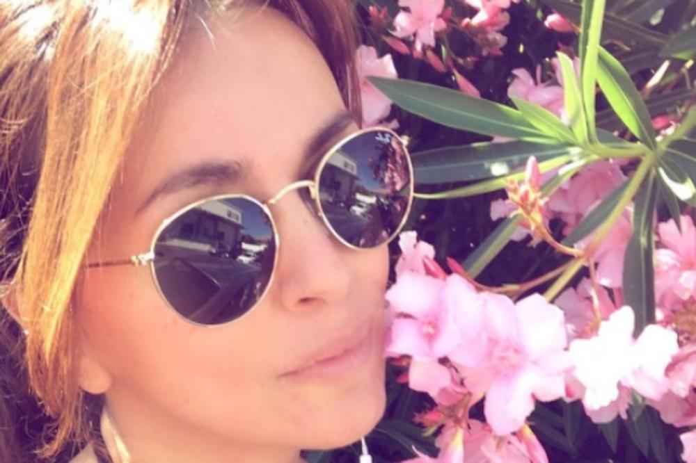 SUNČICA JE ROĐENA SESTRA POZNATE PEVAČICE: Bila je model i njena menadžerka! (FOTO)