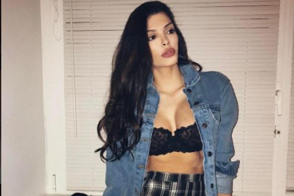 DA LI VAM JE I DALJE LEPA? Najseksipilnija žena fudbalera  BEZ ŠMINKE nije ni blizu onog što očekivali! (FOTO)