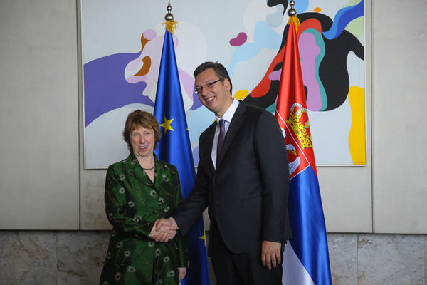 PRVA U KABINETU: Ketrin Ešton DRUGA U SRBIJI, POSTAJE Vučićeva savetnica?