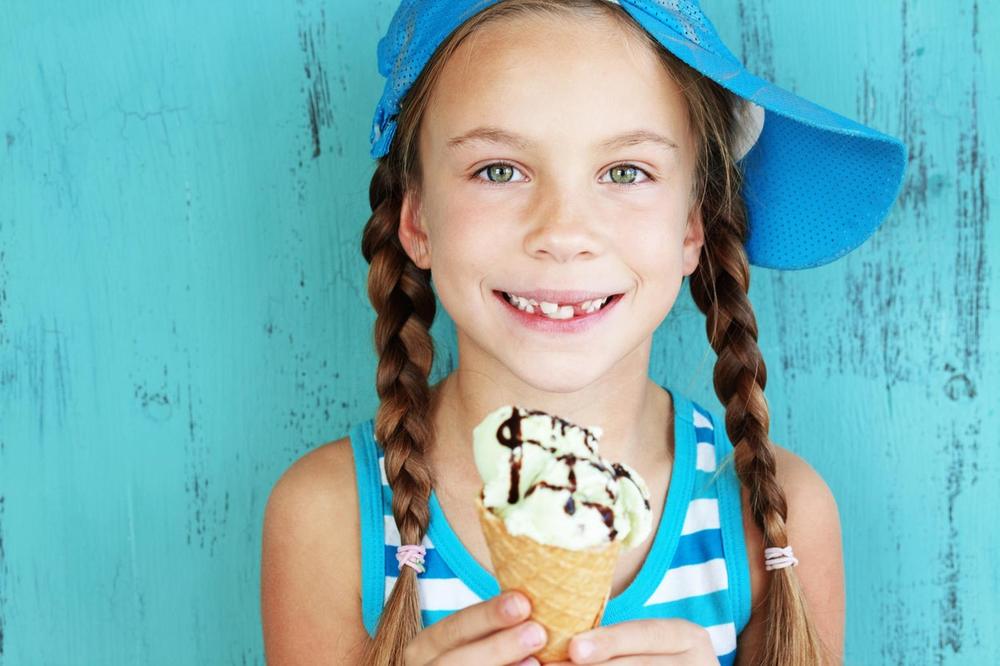 DETE MI JE ZAVRŠILO NA HITNOJ ZBOG VAS, ŠTA STAVLJATE U SLADOLEDE?! Gomila mališana u bolnici, Balkan na nogama! (FOTO)