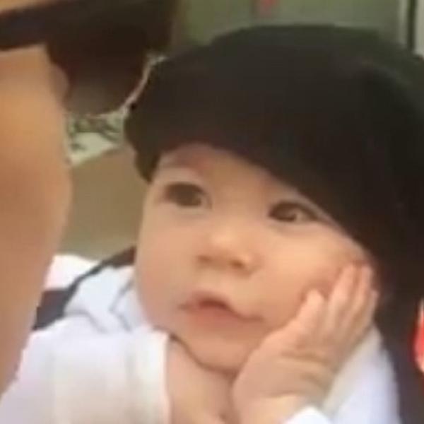 Kad mama zapeva, beba ne trepće! Ovaj video garantovano popravlja raspoloženje (VIDEO)