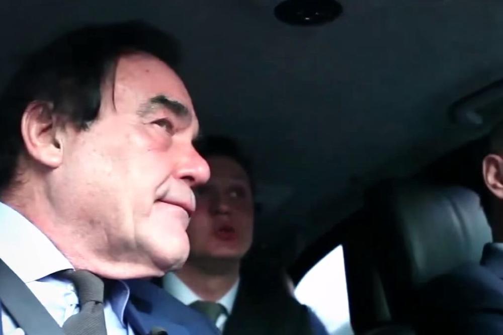 PITALI SU PUTINA DA LI BI IŠAO NA TUŠIRANJE SA HOMOSEKSUALCEM: Šta mislite, kako su prošli? (VIDEO)