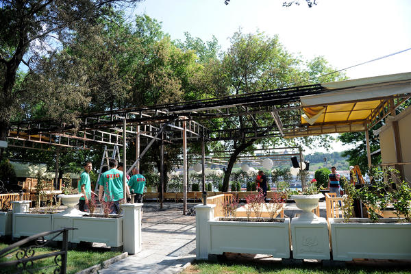 Huligani, reketaši ili nešto treće? BG KLUBOVI GORE VEĆ DANIMA, a ovo je NAJREALNIJI SCENARIO ZAŠTO!