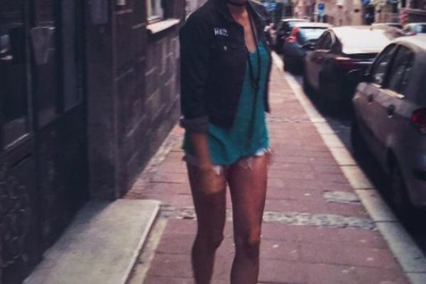 Glumica obukla ultra kratku suknju i POKAZALA DA IMA NAJBOLJE NOGE U BEOGRADU: Pogađate ko je u pitanju? (FOTO)