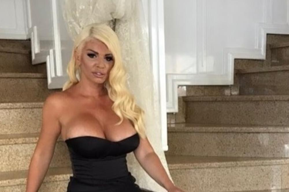 KO JE OVDE LUD?! Dara Bubamara juče objavila fotku iz kreveta sa košarkašem, a sada tvrdi da on nikad nije ni postojao! (FOTO)