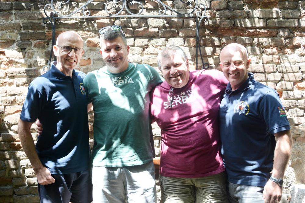 OVI CAREVI SU VATROGASCI IZ VELSA KOJI GODINAMA DOLAZE U SRBIJU: Osim rakije imaju i NAJHUMANIJI razlog! (FOTO)