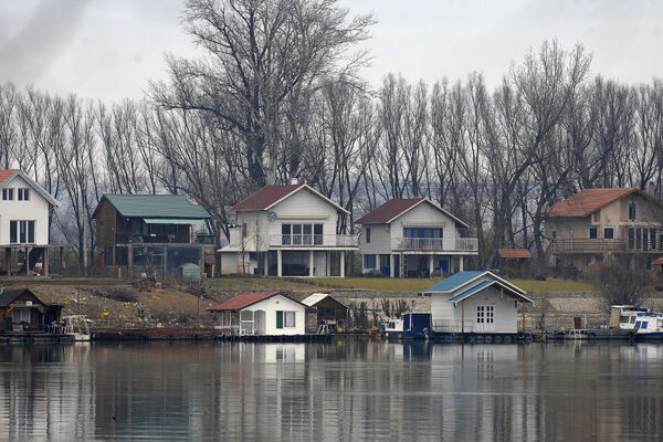 SRUŠENO 7 NELEGALNIH VIKENDICA SA SAVSKOG KEJA, ALI NIJE I ONA TOME NIKOLIĆA! Razlog za to je ZABRINJAVAJUĆ!