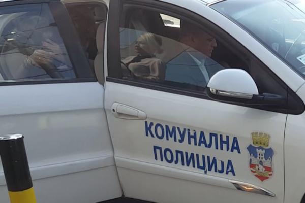 Vesić ima lične vozače - KOMUNALCE! PLAĆENI DA RAZVOZE MENADŽERA PO GRADU? (PAPARACO VIDEO)