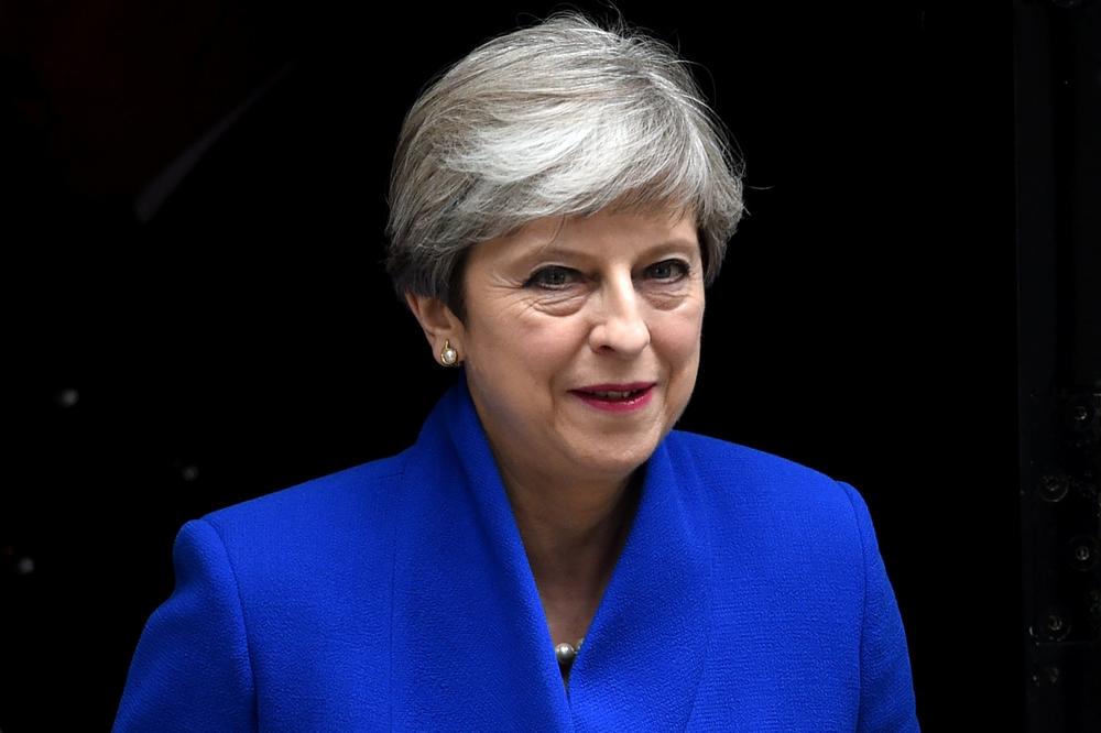 KRALJICA ODOBRILA: Mej će formirati novu vladu! (VIDEO)