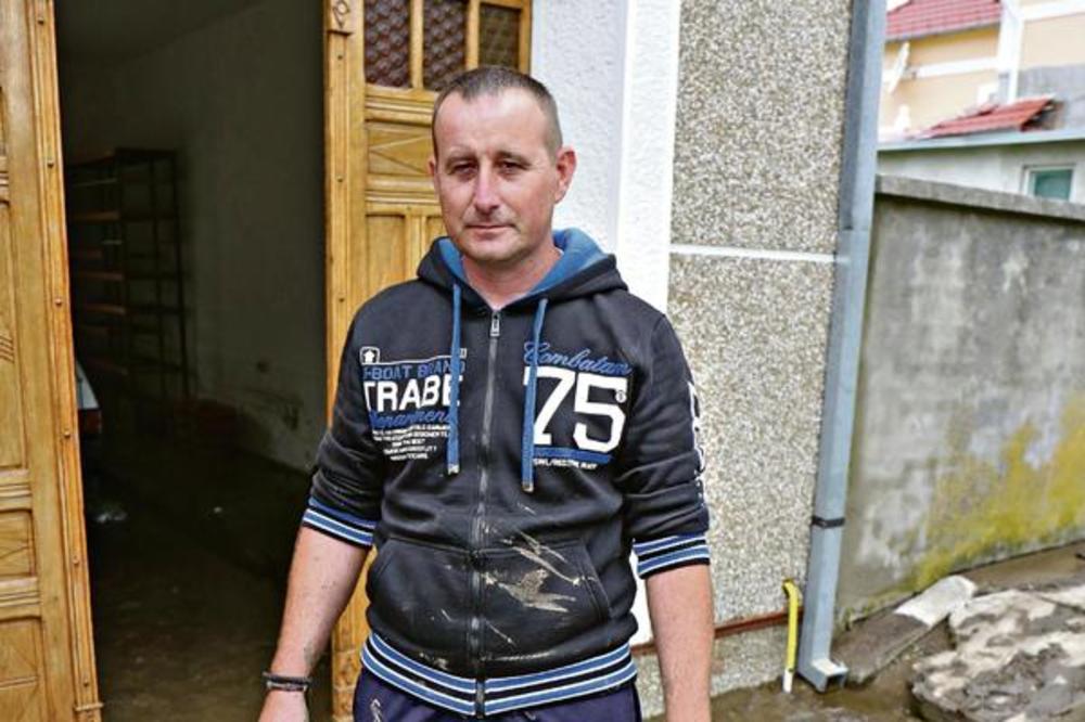 NENAD JE HEROJ POPLAVA U VRŠCU: Deca su u panici vrištala i zapomagala iz škole, bila je voda od pola metra!