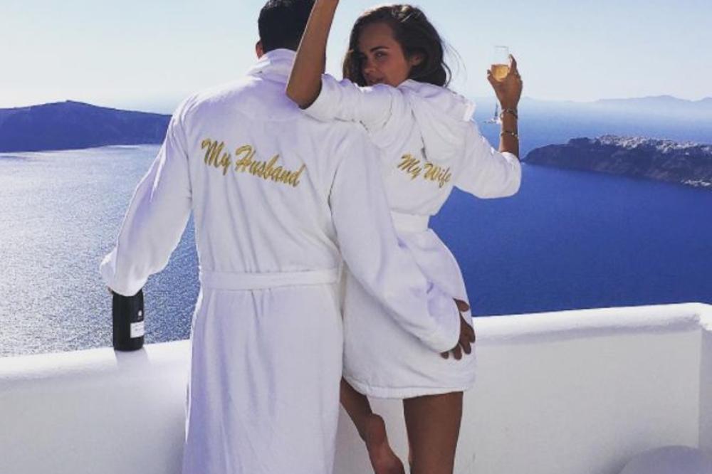 MRAČNA STRANA BOGATSTVA: Lepa Ksenija i egipatski milioner proslavili prvu godišnjicu braka, ali primećujete li nešto čudno? (FOTO)