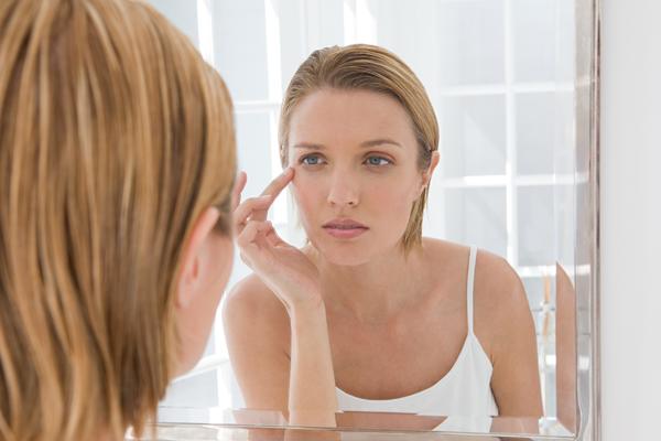 NE IGRAJTE SE! Ako cedite bubuljice na ovim mestima, možete da umrete!