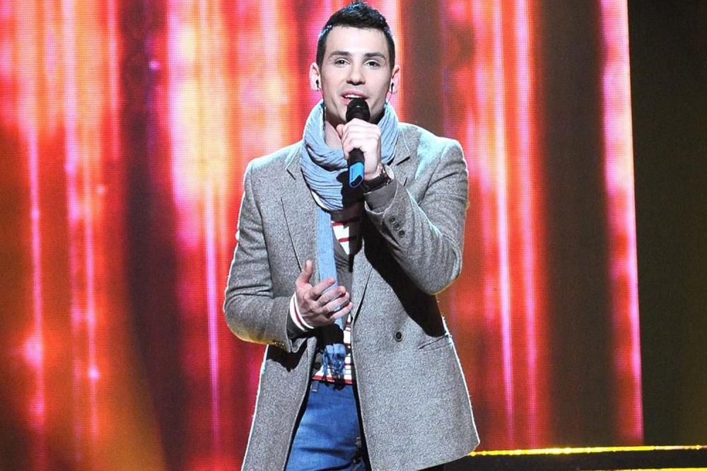 Zamalo je pobedio u Prvom glasu, nema ribe koja se nije pržila na njega, a on je smuvao koleginicu! Posle raskida je potpuno nestao! (FOTO)