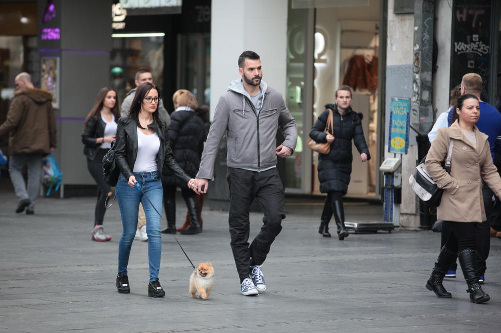 ČEKALI SMO NJEGOVU REAKCIJU: Gola Prija je naterala Srbiju da se tušira hladnom vodom, a šta na to kaže Filip? (FOTO)