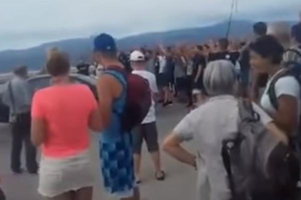 BRUKA TORCIDE: Sramna pesma na račun najbolje hrvatske sportistkinje ikada, se orila pred njom na Braču! (VIDEO)