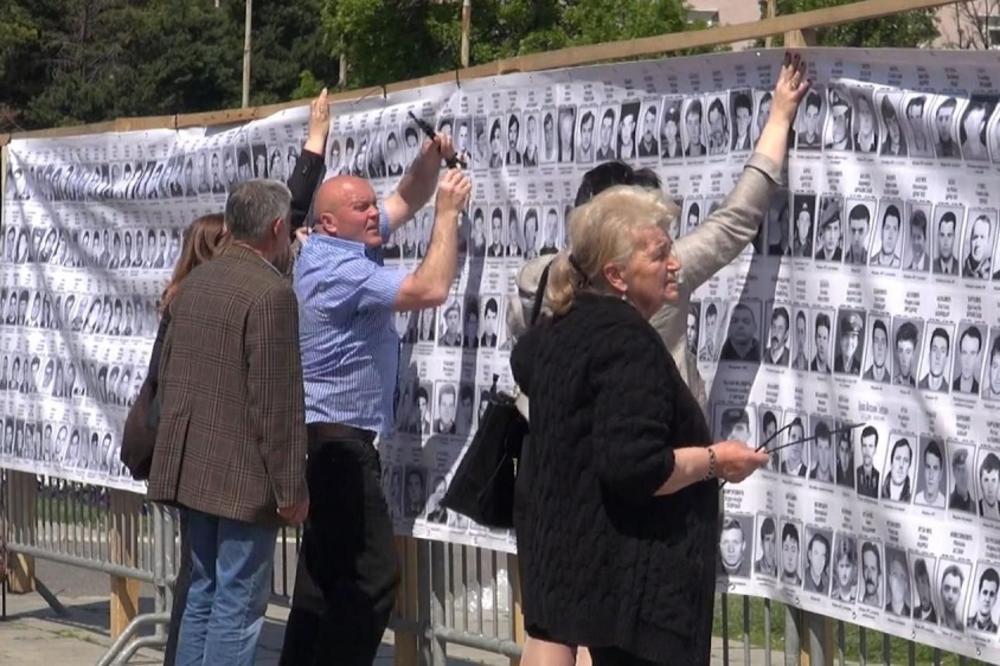 Srpski "ZID PLAČA" se sklanja u Pionirski park?