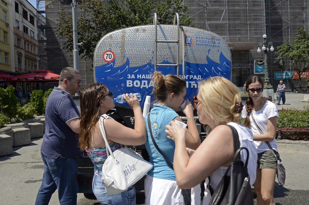 U JEDNOM SRPSKOM GRADU DANAS JE IZMERENO 65 STEPENI! Jezive vrućine širom države!