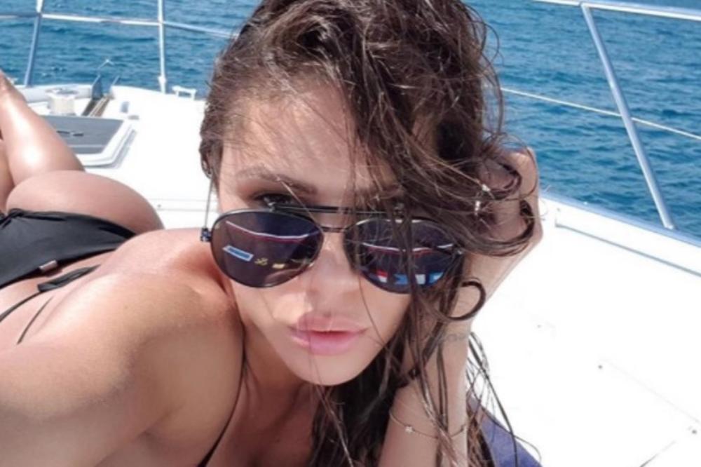 MOŽE JOJ SE! Sandra privela Volkova na jahtu, a tek kad vidite šta tamo rade... (FOTO)